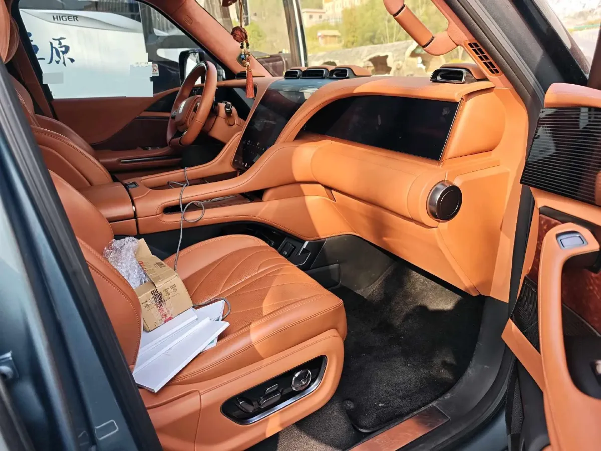 2023 YangWang U8 2.0T 272HP L4 REEV 49.05KWH,autocango,china used car exporter,china ev exporter,chinese used car exporter,chinese used ev exporter