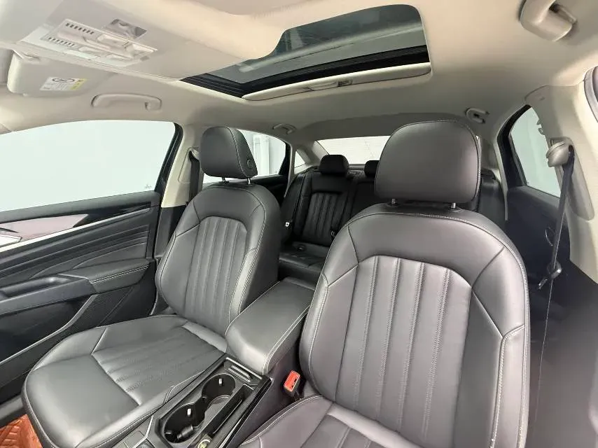 2024 Volkswagen Passat 1.4T 150HP L4 7DCT,autocango,china used car exporter,china ev exporter,chinese used car exporter,chinese used ev exporter