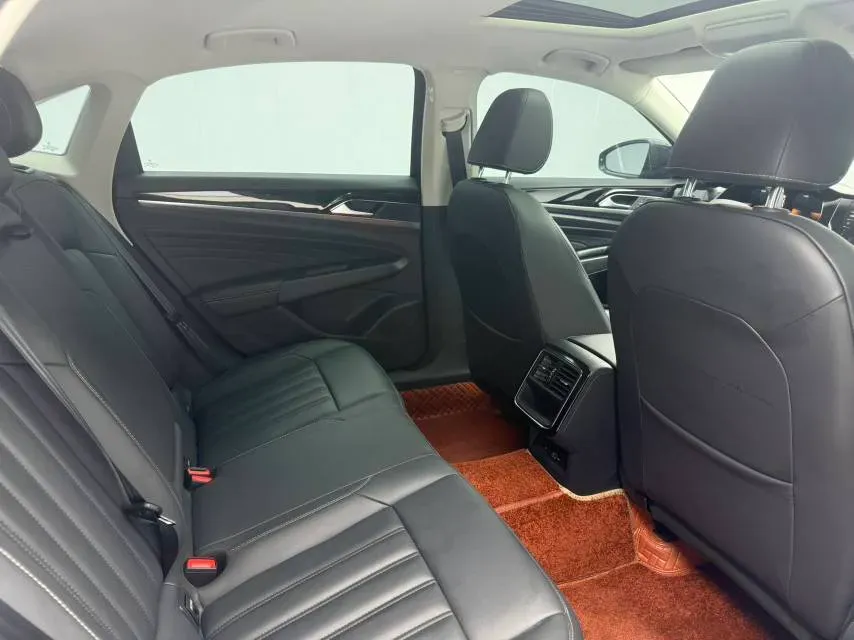 2024 Volkswagen Passat 1.4T 150HP L4 7DCT,autocango,china used car exporter,china ev exporter,chinese used car exporter,chinese used ev exporter