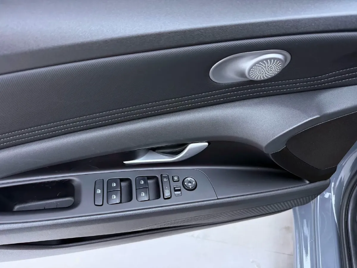 2021 Hyundai Elantra 1.5L 115HP L4 CVT,autocango,china used car exporter,china ev exporter,chinese used car exporter,chinese used ev exporter