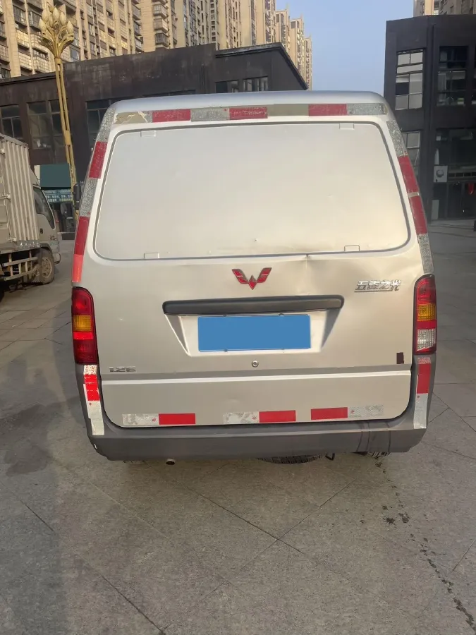 2020 WuLing ZhiGuang 1.2L 76HP L4 5MT,autocango,china used car exporter,china ev exporter,chinese used car exporter,chinese used ev exporter