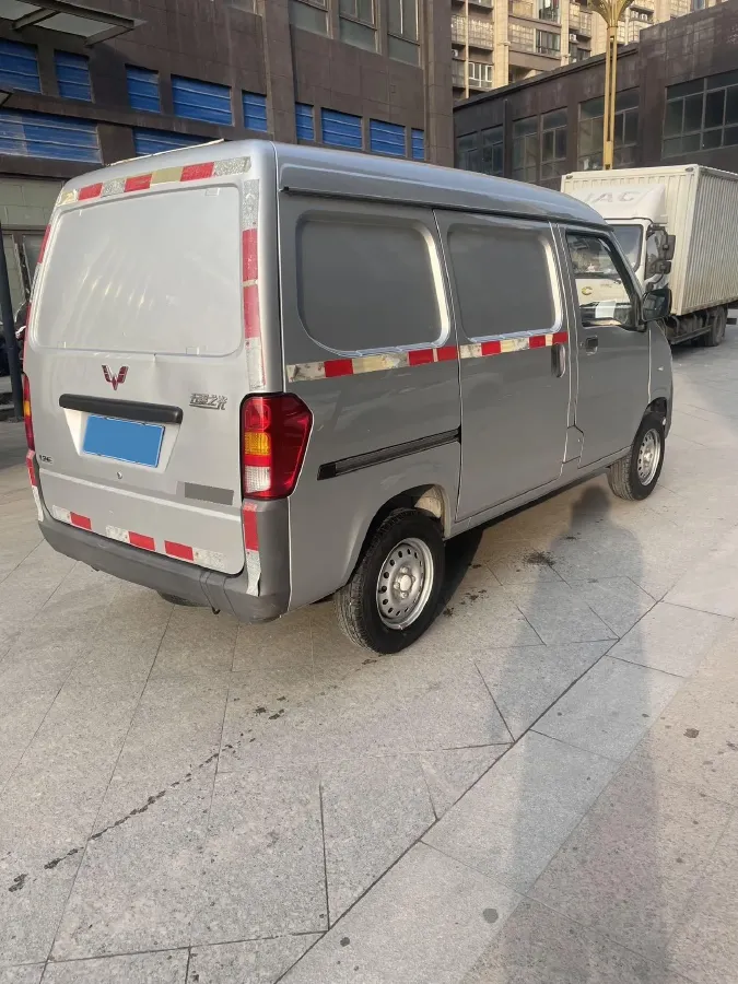 2020 WuLing ZhiGuang 1.2L 76HP L4 5MT,autocango,china used car exporter,china ev exporter,chinese used car exporter,chinese used ev exporter