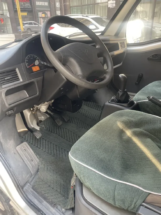 2020 WuLing ZhiGuang 1.2L 76HP L4 5MT,autocango,china used car exporter,china ev exporter,chinese used car exporter,chinese used ev exporter