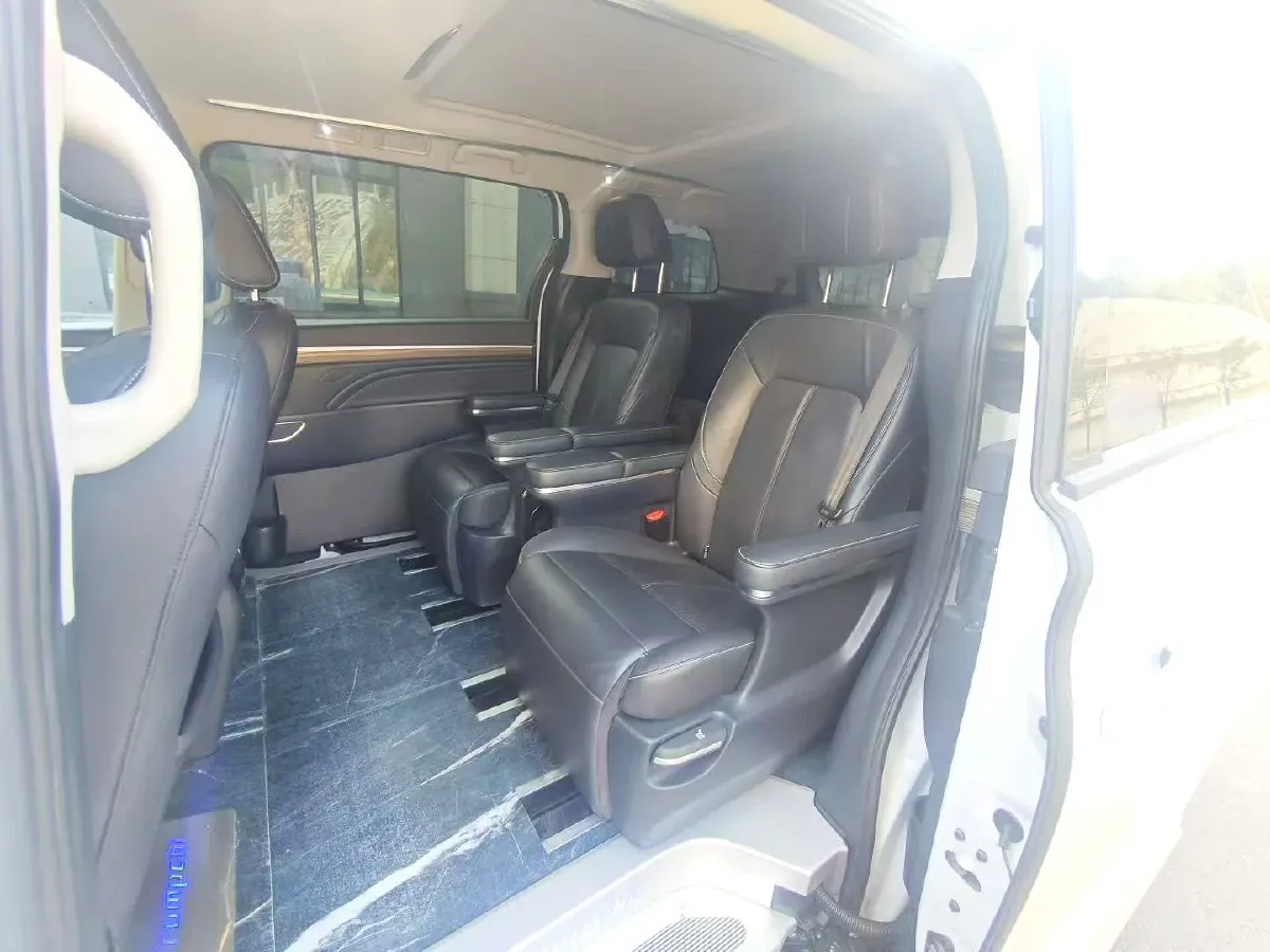 2021 GAC Trumpchi M8 2.0T 252HP L4 8AT,autocango,china used car exporter,china ev exporter,chinese used car exporter,chinese used ev exporter