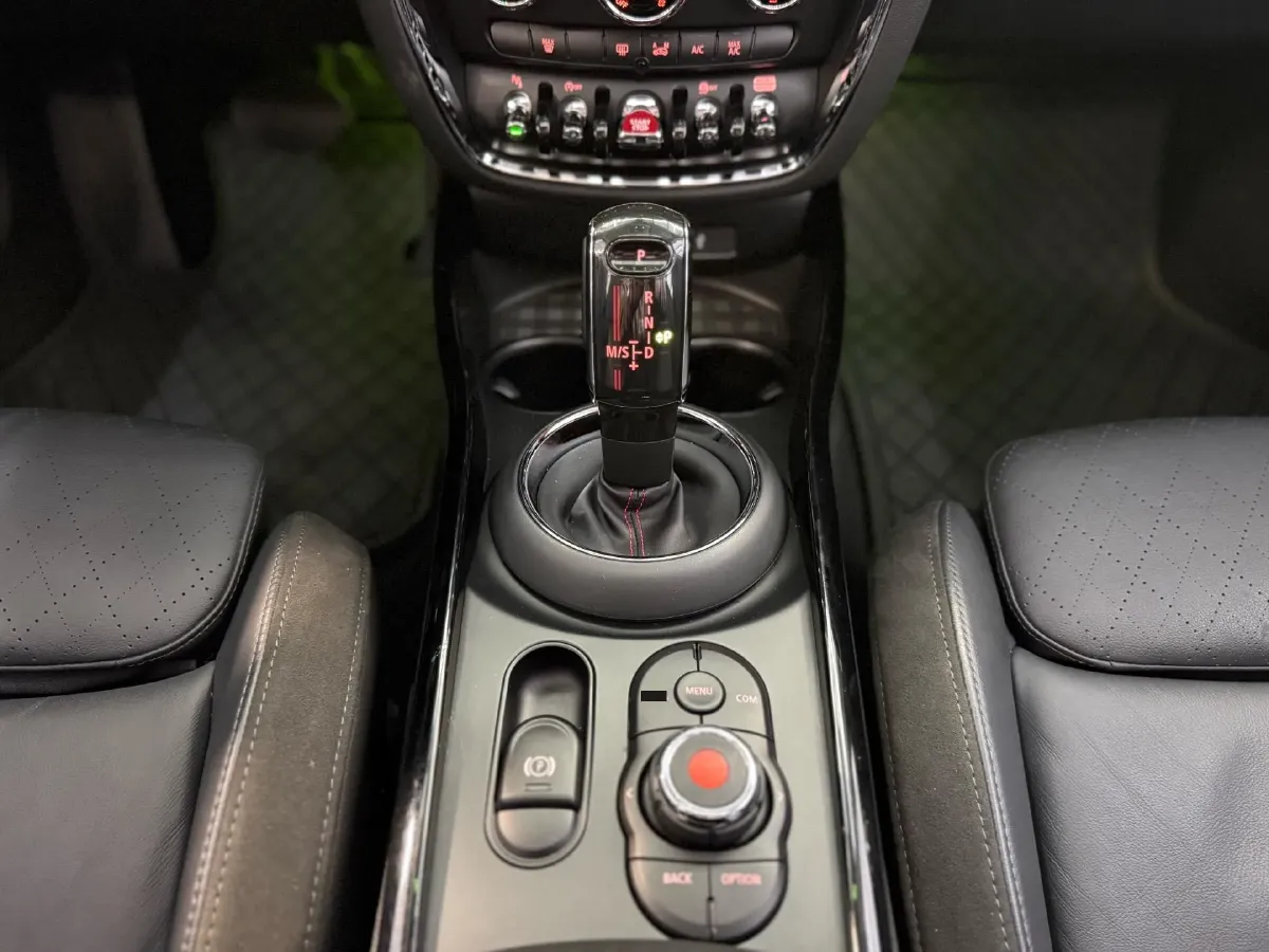 2019 MINI CLUBMAN 2.0T 192HP L4 7DCT,autocango,china used car exporter,china ev exporter,chinese used car exporter,chinese used ev exporter