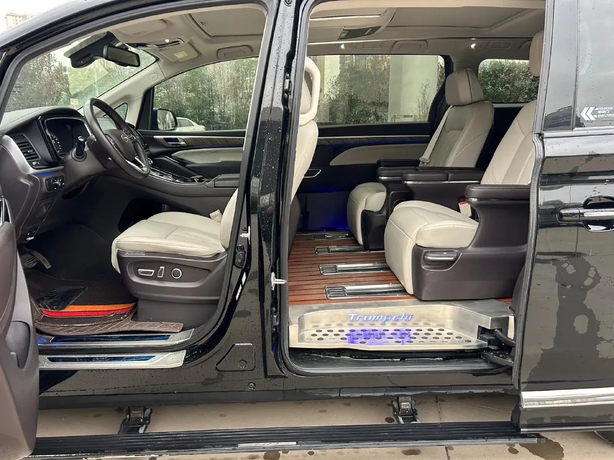 2021 GAC Trumpchi M8 2.0T 252HP L4 8AT,autocango,china used car exporter,china ev exporter,chinese used car exporter,chinese used ev exporter