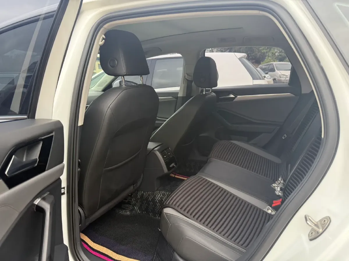 2019 Jeep Renegade 1.3T 173HP L4 7DCT,autocango,china used car exporter,china ev exporter,chinese used car exporter,chinese used ev exporter