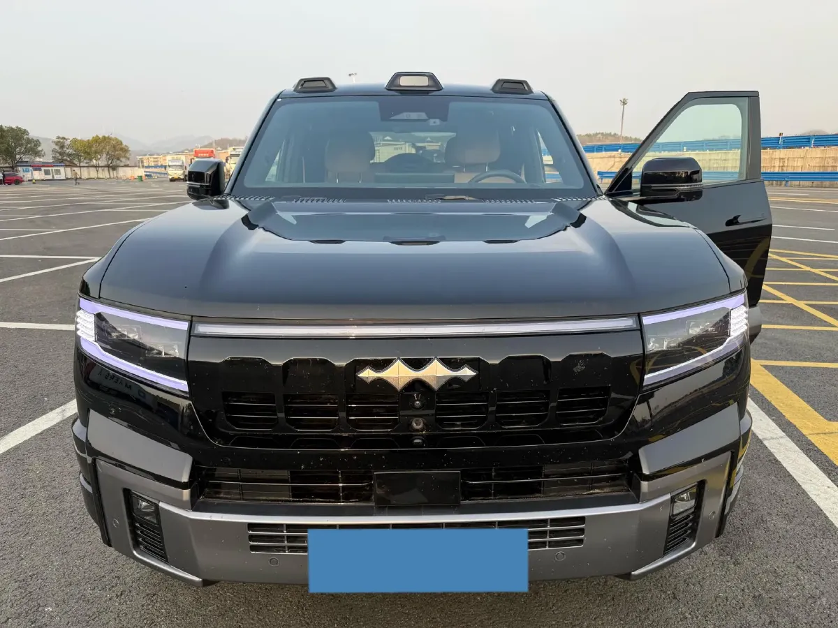 2025 FangChengBao Bao 8 2.0T 245HP L4 E-CVT PHEV 36.8KWH,autocango,china used car exporter,china ev exporter,chinese used car exporter,chinese used ev exporter