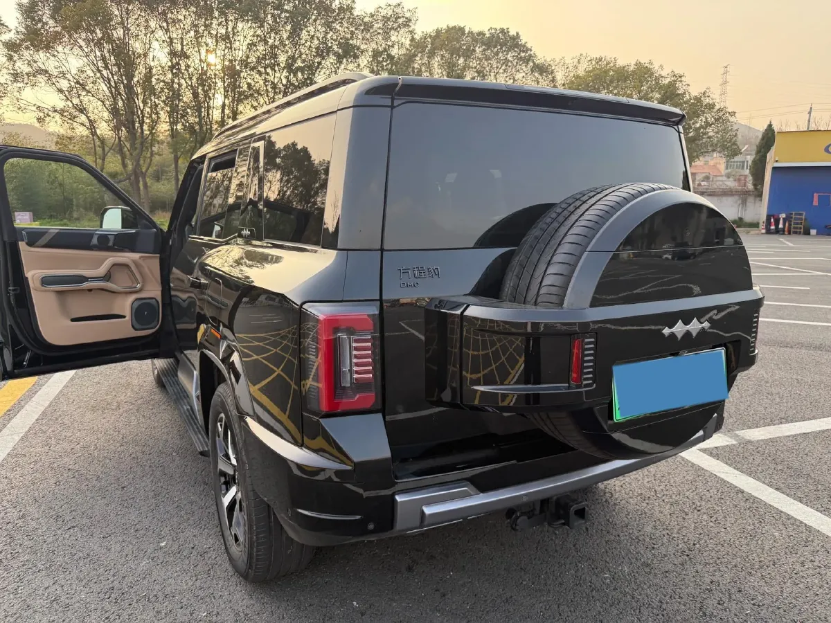 2025 FangChengBao Bao 8 2.0T 245HP L4 E-CVT PHEV 36.8KWH,autocango,china used car exporter,china ev exporter,chinese used car exporter,chinese used ev exporter