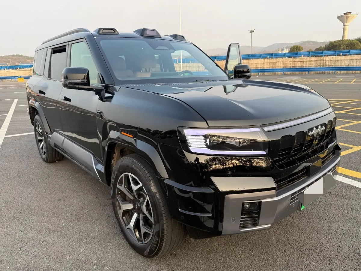 2025 FangChengBao Bao 8 2.0T 245HP L4 E-CVT PHEV 36.8KWH,autocango,china used car exporter,china ev exporter,chinese used car exporter,chinese used ev exporter