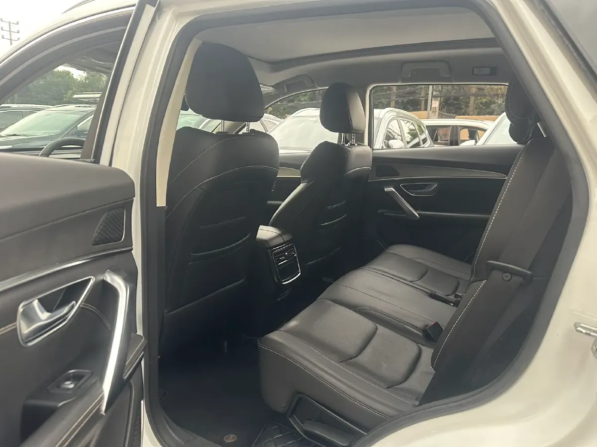 2021 Jetour X70 Plus 1.5T 156HP L4 6MT,autocango,china used car exporter,china ev exporter,chinese used car exporter,chinese used ev exporter