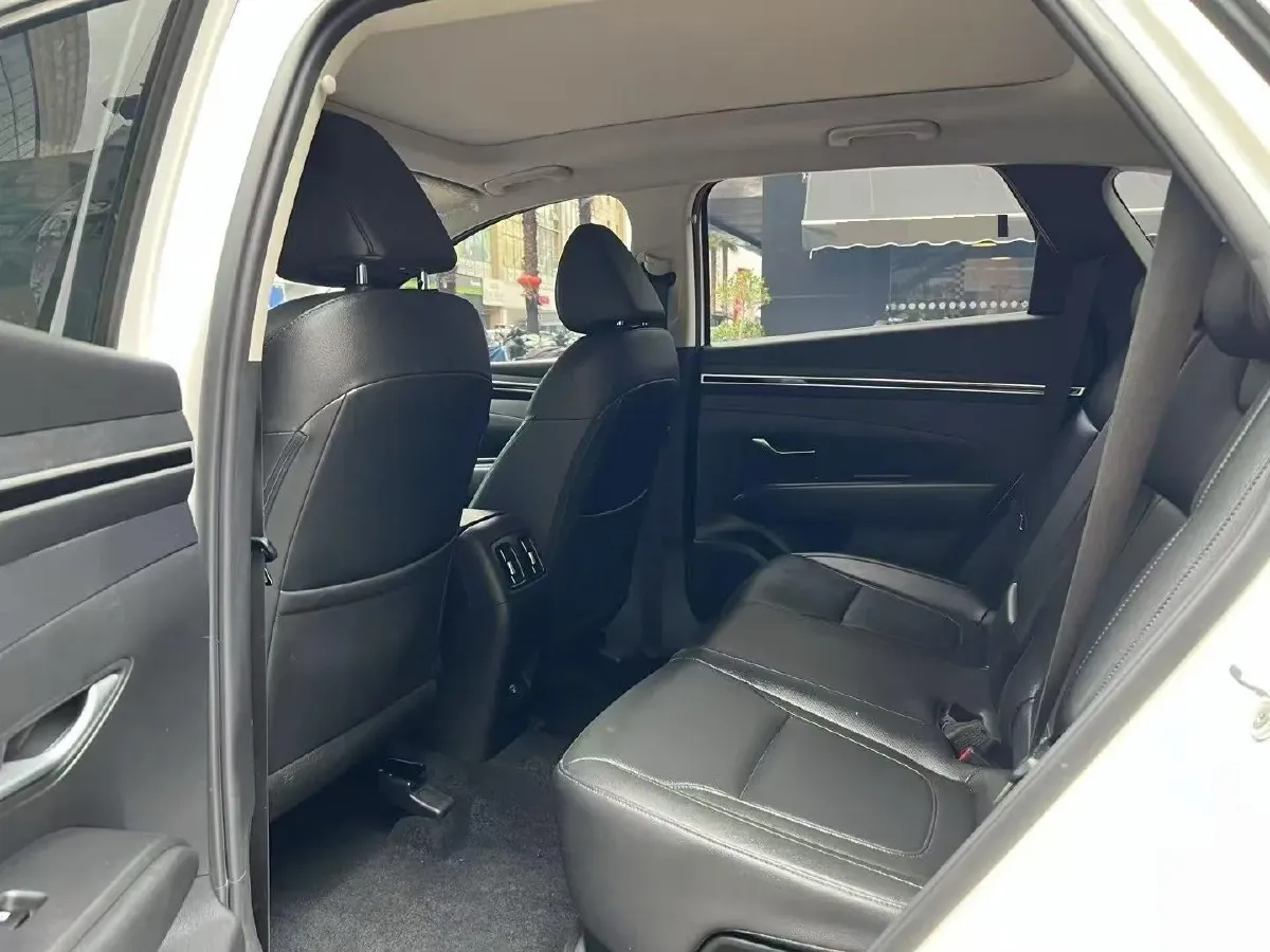 2023 Hyundai Tucson 1.5T 200HP L4 8AT,autocango,china used car exporter,china ev exporter,chinese used car exporter,chinese used ev exporter