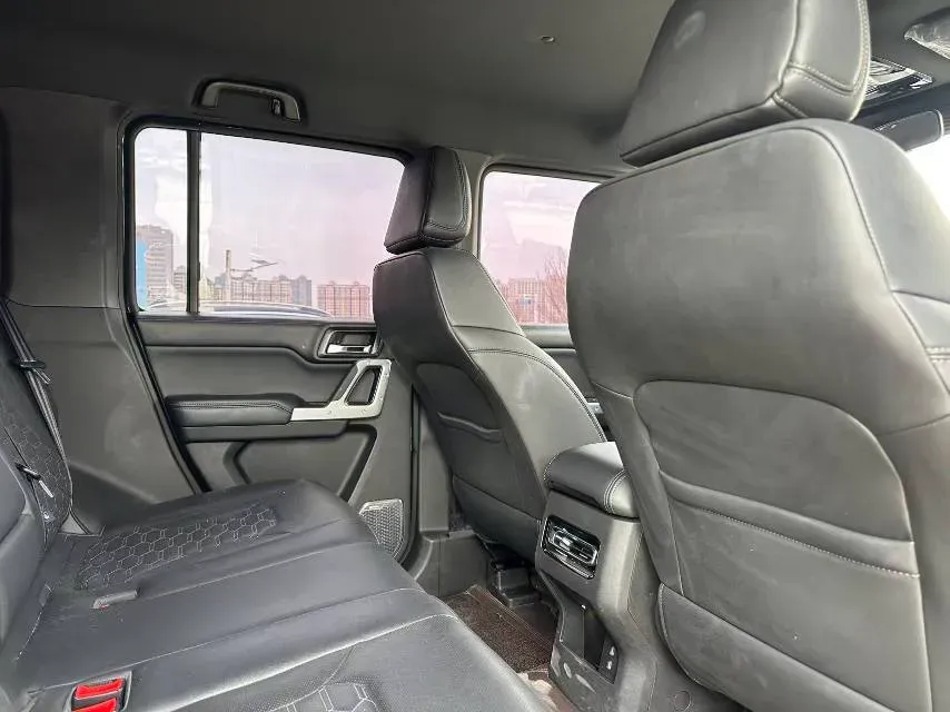 2025 212 212 T01 2.0T 252HP L4 8AT,autocango,china used car exporter,china ev exporter,chinese used car exporter,chinese used ev exporter