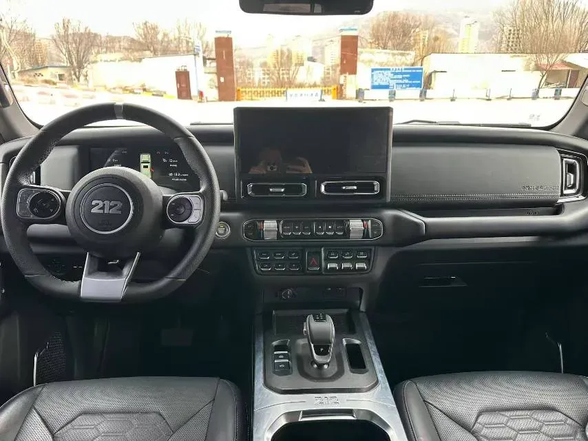 2025 212 212 T01 2.0T 252HP L4 8AT,autocango,china used car exporter,china ev exporter,chinese used car exporter,chinese used ev exporter