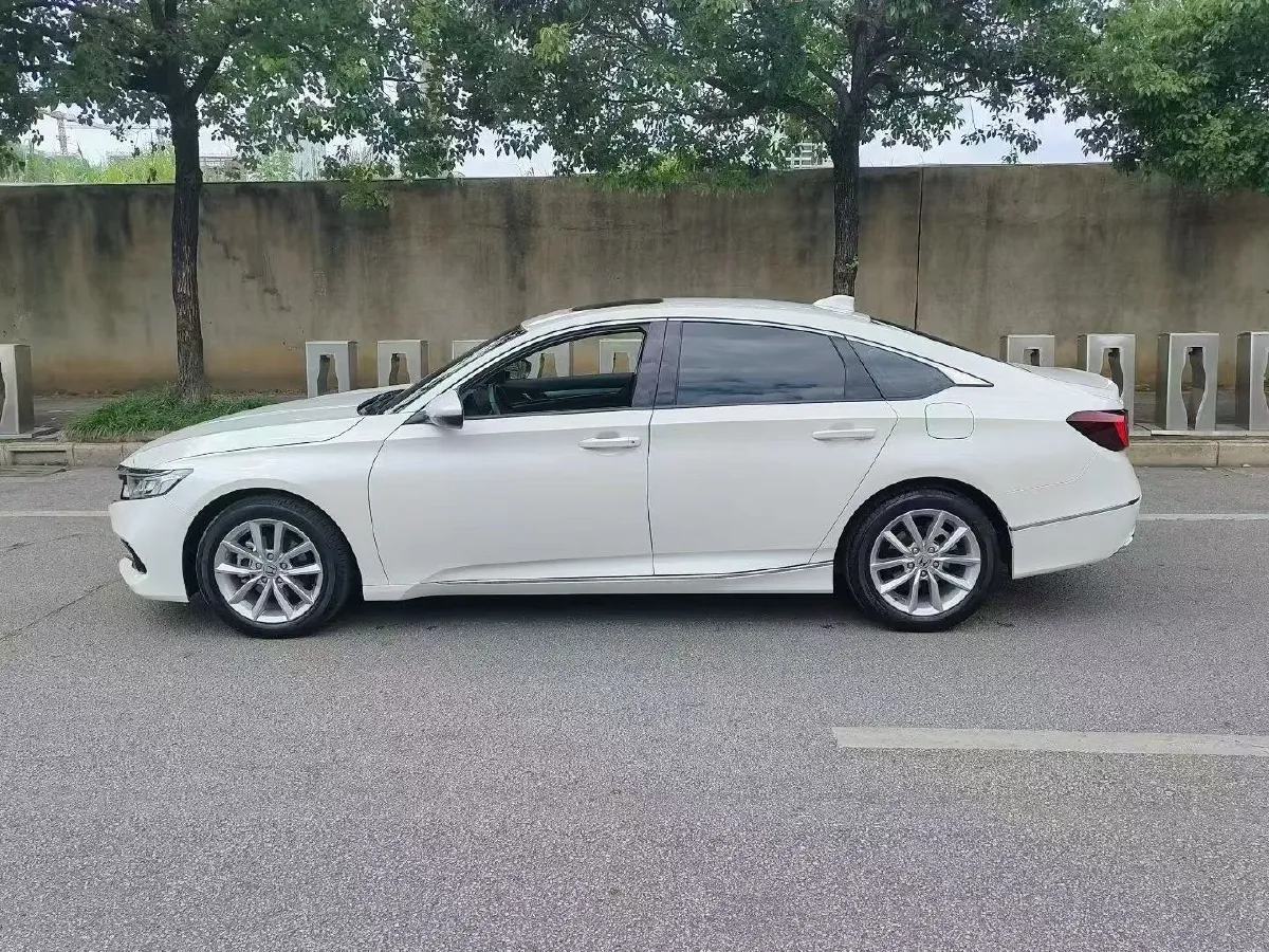 2022 Honda Accord 1.5T 194HP L4 CVT,autocango,china used car exporter,china ev exporter,chinese used car exporter,chinese used ev exporter