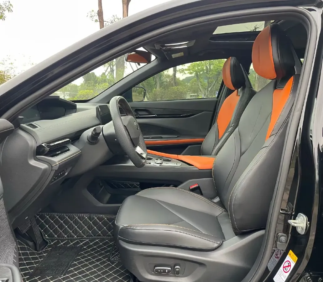 2023 ChangAn UNI-V iDD 1.5T 170HP L4 6TCT PHEV 18.4KWH,autocango,china used car exporter,china ev exporter,chinese used car exporter,chinese used ev exporter