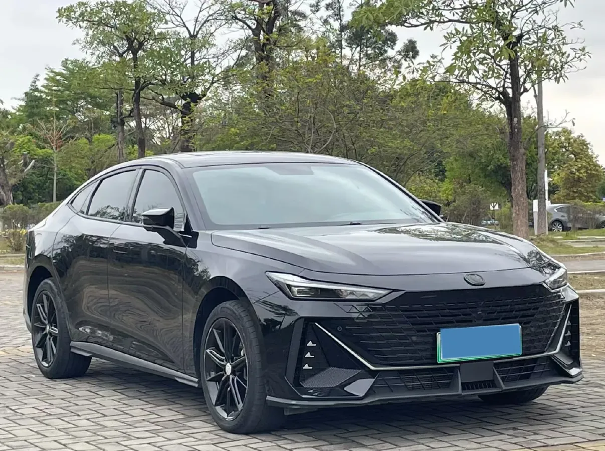 2023 ChangAn UNI-V iDD 1.5T 170HP L4 6TCT PHEV 18.4KWH,autocango,china used car exporter,china ev exporter,chinese used car exporter,chinese used ev exporter