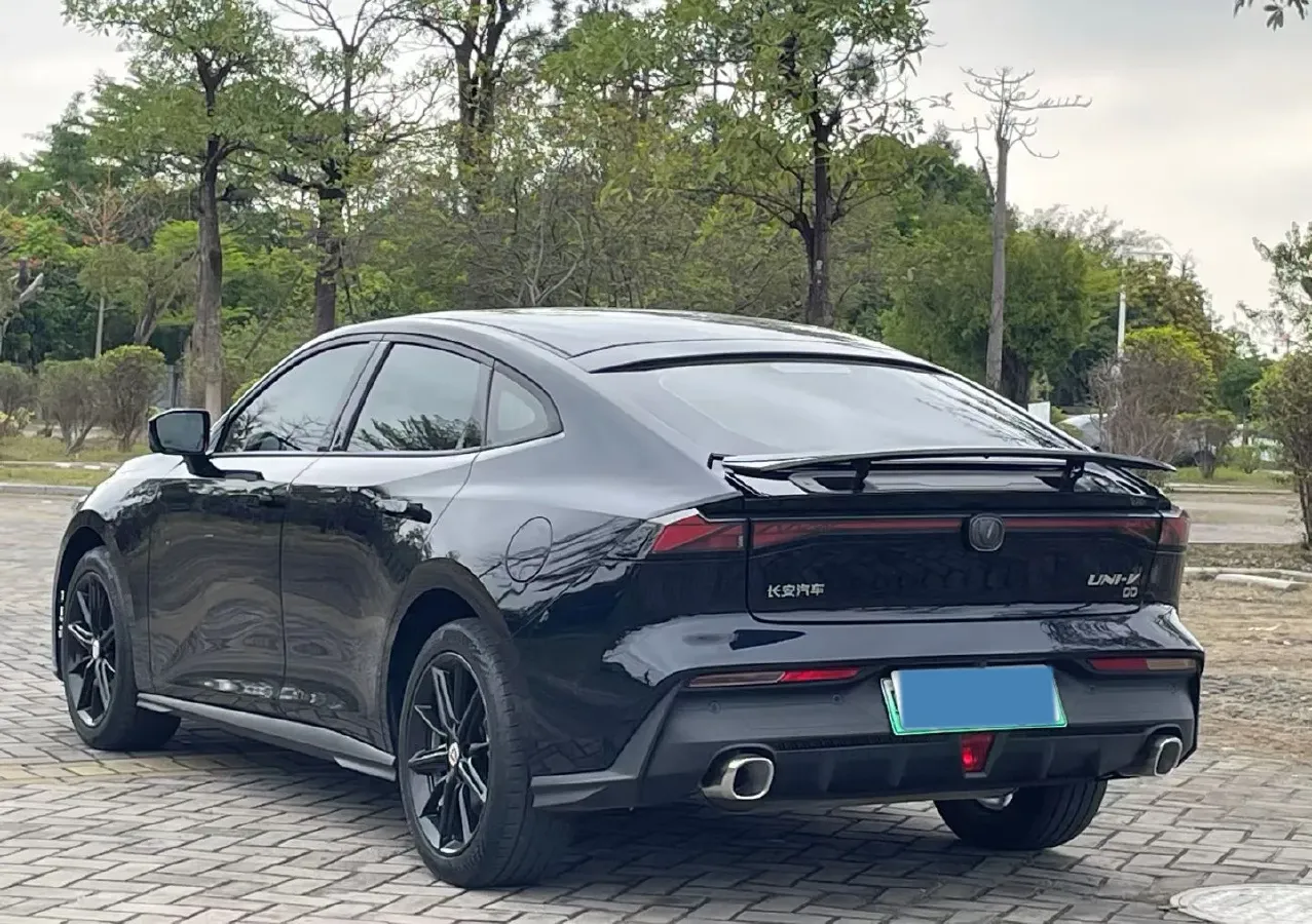 2023 ChangAn UNI-V iDD 1.5T 170HP L4 6TCT PHEV 18.4KWH,autocango,china used car exporter,china ev exporter,chinese used car exporter,chinese used ev exporter