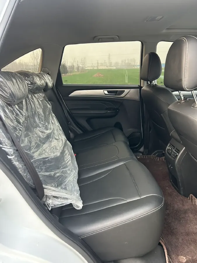 2022 ChangAn Oshan X7 Plus 1.5T 170HP L4 6MT,autocango,china used car exporter,china ev exporter,chinese used car exporter,chinese used ev exporter