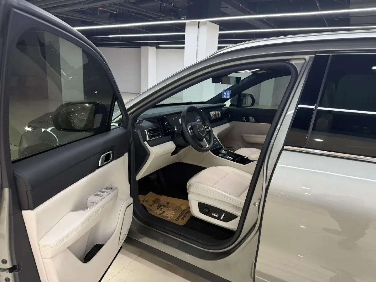 2021 Li ONE Range Extended 131HP REEV 40.5KWH,autocango,china used car exporter,china ev exporter,chinese used car exporter,chinese used ev exporter