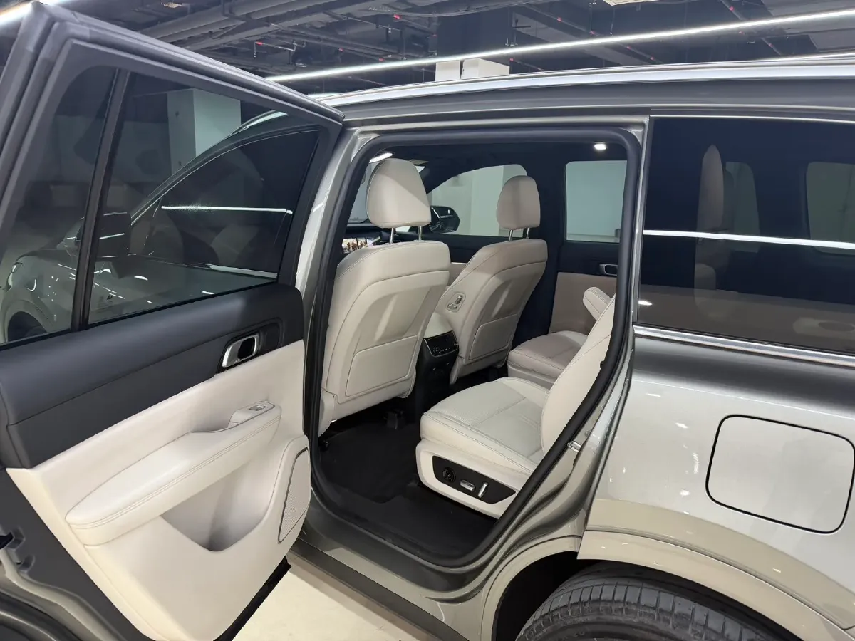 2021 Li ONE Range Extended 131HP REEV 40.5KWH,autocango,china used car exporter,china ev exporter,chinese used car exporter,chinese used ev exporter