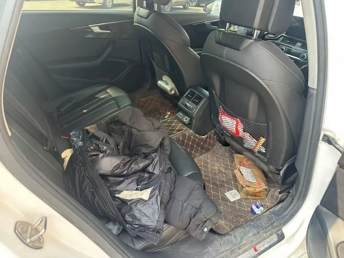 2020 Audi A4L 2.0T 190HP L4 7DCT,autocango,china used car exporter,china ev exporter,chinese used car exporter,chinese used ev exporter