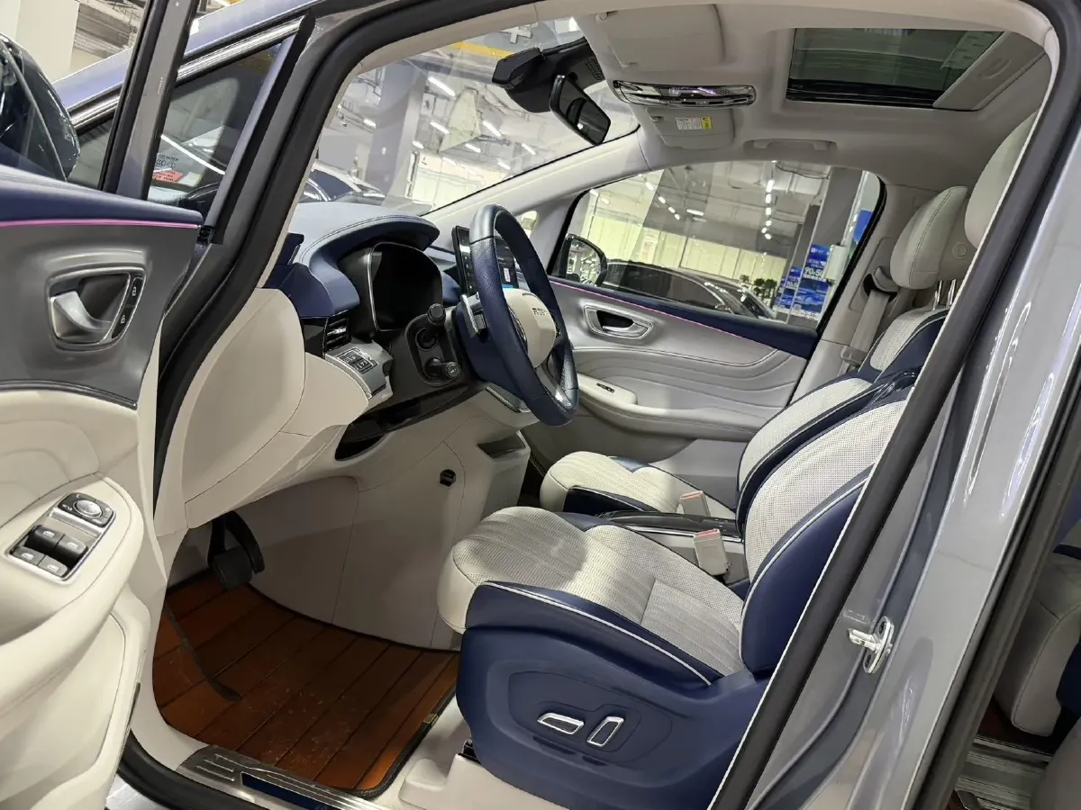 2022 Roewe iMAX8 2.0T 234HP L4 8AT,autocango,china used car exporter,china ev exporter,chinese used car exporter,chinese used ev exporter