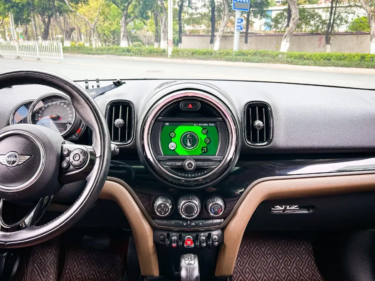 2017 MINI COUNTRYMAN 1.5T 136HP L3 6AT,autocango,china used car exporter,china ev exporter,chinese used car exporter,chinese used ev exporter