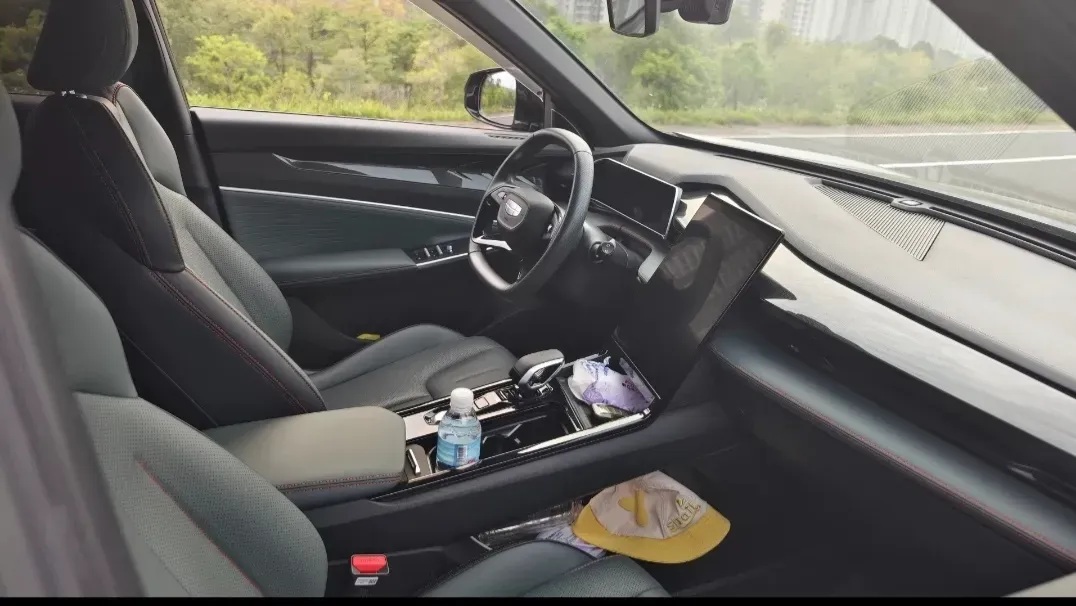 2024 Geely Azkarra 1.5T 181HP L4 7DCT,autocango,china used car exporter,china ev exporter,chinese used car exporter,chinese used ev exporter