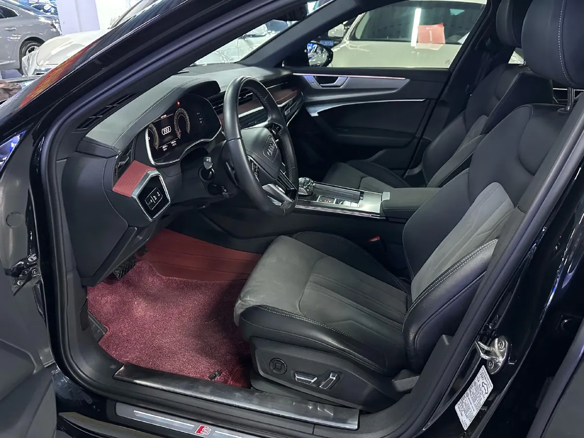 2024 Audi A6L 2.0T 190HP L4 7DCT,autocango,china used car exporter,china ev exporter,chinese used car exporter,chinese used ev exporter