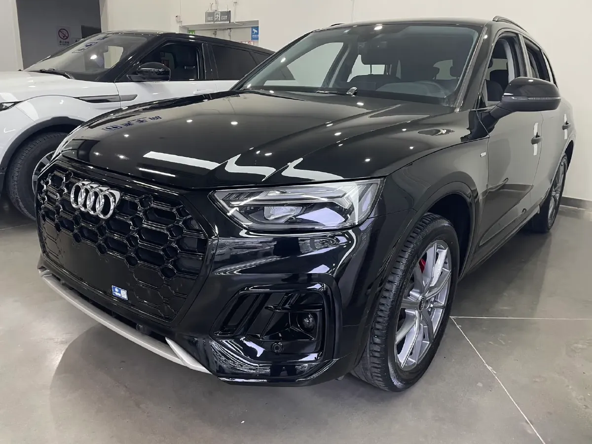 2022 Audi Q5L 2.0T 190HP L4 7DCT,autocango,china used car exporter,china ev exporter,chinese used car exporter,chinese used ev exporter
