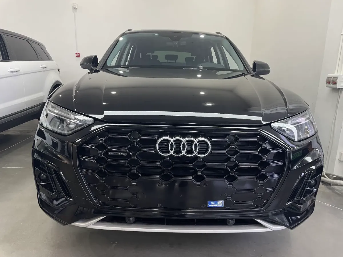 2022 Audi Q5L 2.0T 190HP L4 7DCT,autocango,china used car exporter,china ev exporter,chinese used car exporter,chinese used ev exporter