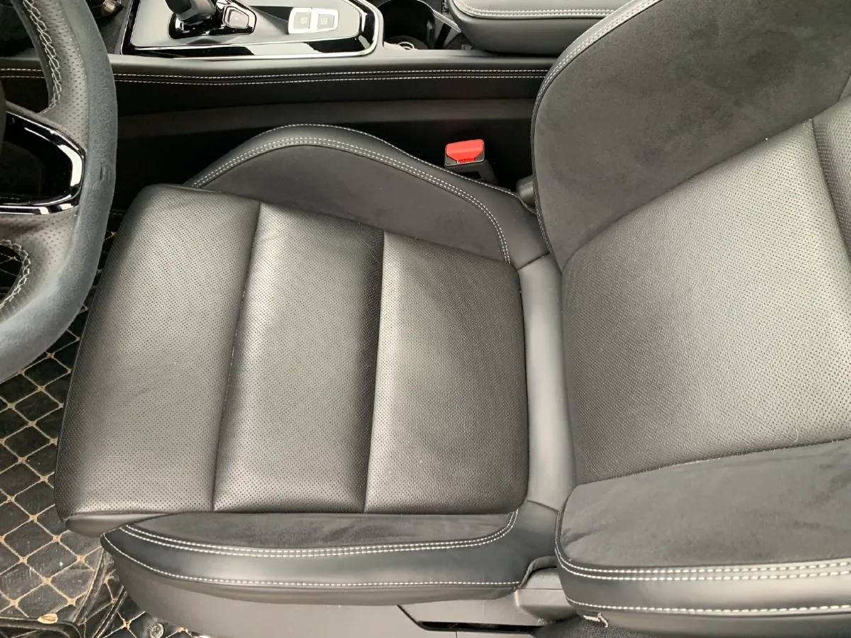 2022 LYNK&CO 02 Hatchback 2.0T 190HP L4 7DCT,autocango,china used car exporter,china ev exporter,chinese used car exporter,chinese used ev exporter