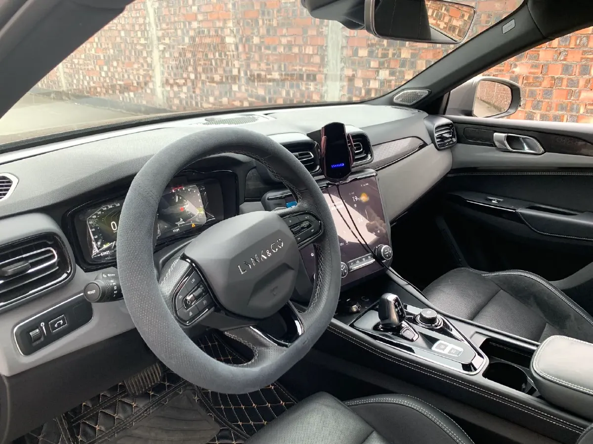 2022 LYNK&CO 02 Hatchback 2.0T 190HP L4 7DCT,autocango,china used car exporter,china ev exporter,chinese used car exporter,chinese used ev exporter