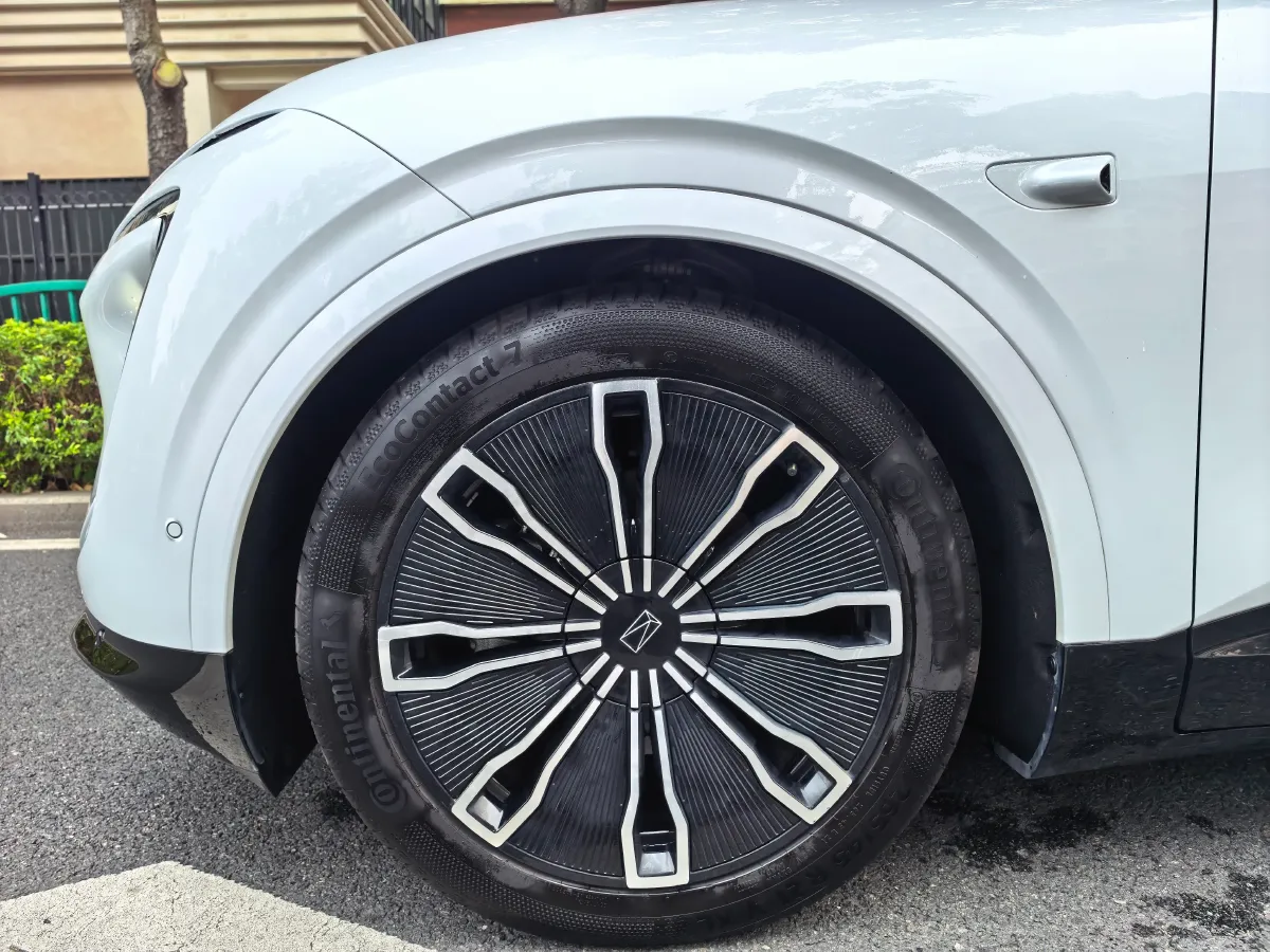 2024 Avatr 07 1.5T 156HP L4 REEV 39.05KWH,autocango,china used car exporter,china ev exporter,chinese used car exporter,chinese used ev exporter