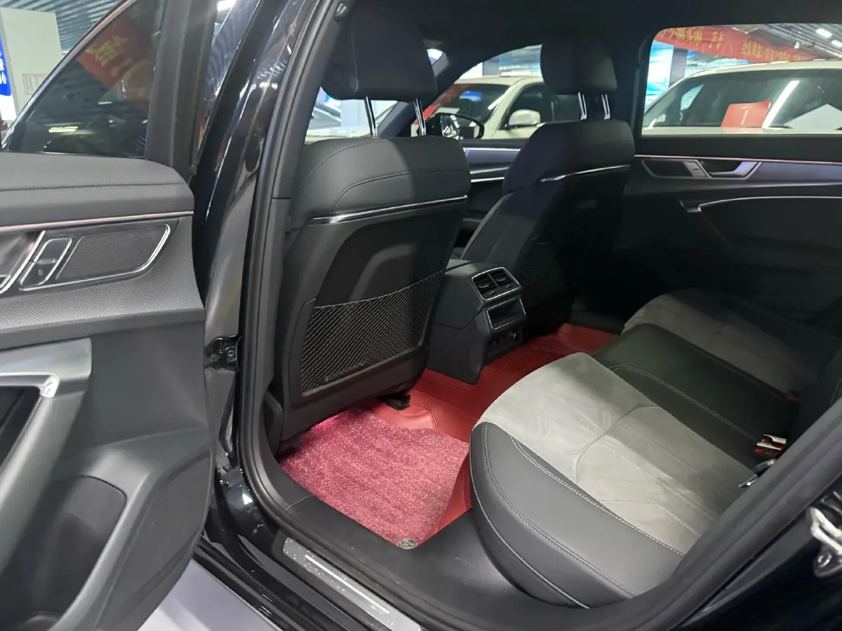 2024 Audi A6L 2.0T 190HP L4 7DCT,autocango,china used car exporter,china ev exporter,chinese used car exporter,chinese used ev exporter