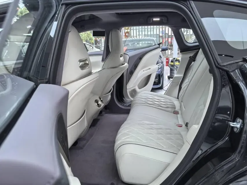 2025 Avatr 11 BEV,autocango,china used car exporter,china ev exporter,chinese used car exporter,chinese used ev exporter