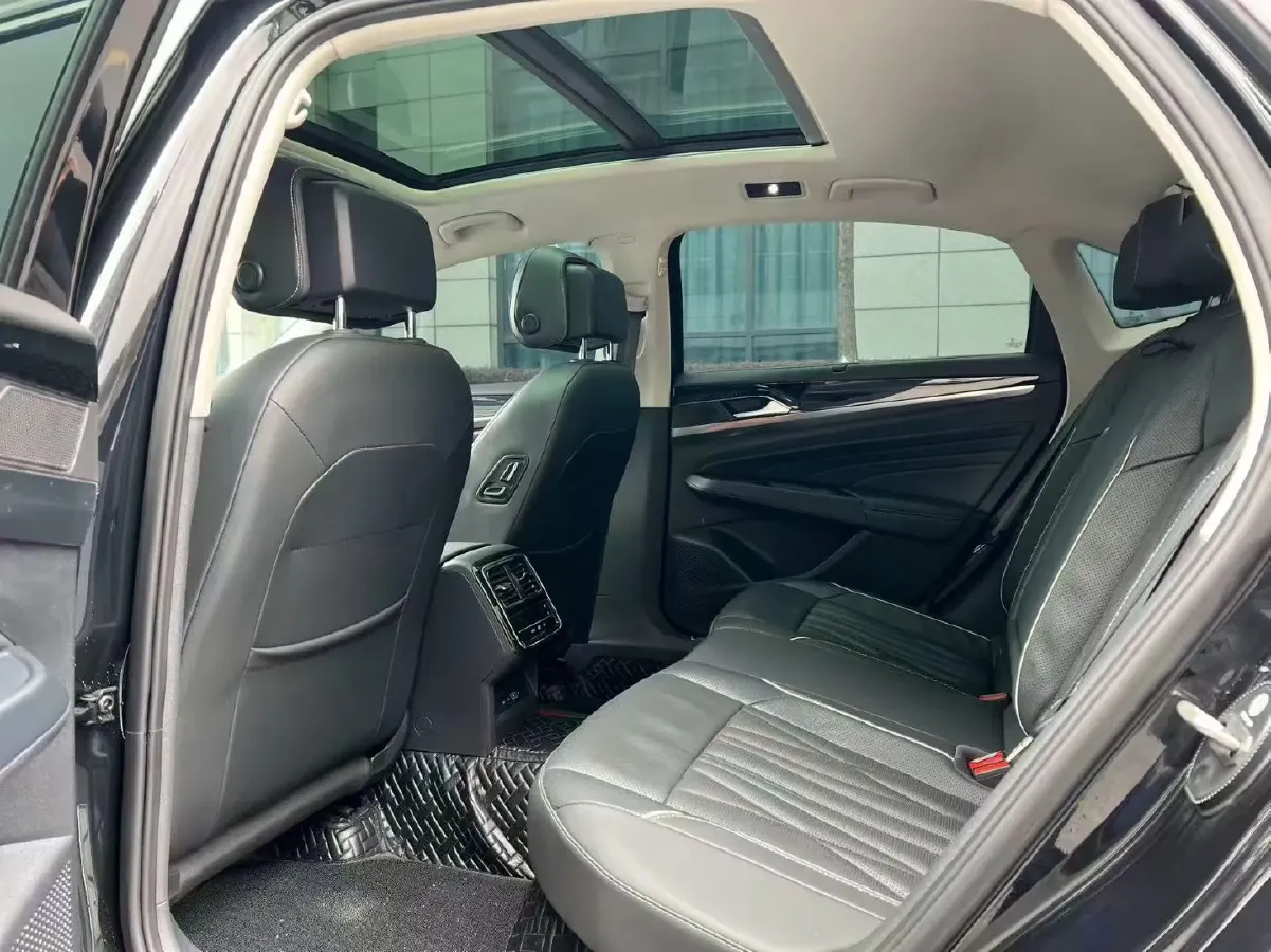 2023 Volkswagen Passat 2.0T 186HP L4 7DCT,autocango,china used car exporter,china ev exporter,chinese used car exporter,chinese used ev exporter