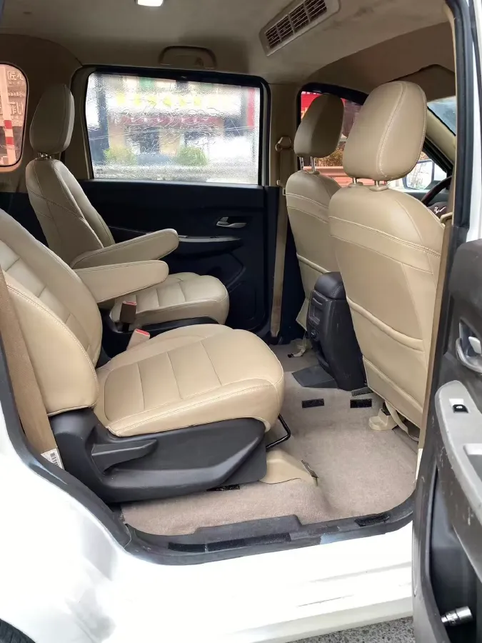 2018 WuLing HongGuang 1.5L 105HP L4 5MT,autocango,china used car exporter,china ev exporter,chinese used car exporter,chinese used ev exporter