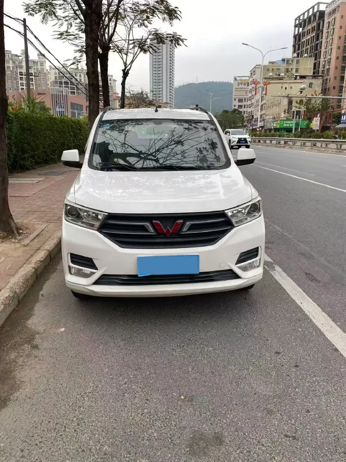 2018 WuLing HongGuang 1.5L 105HP L4 5MT,autocango,china used car exporter,china ev exporter,chinese used car exporter,chinese used ev exporter