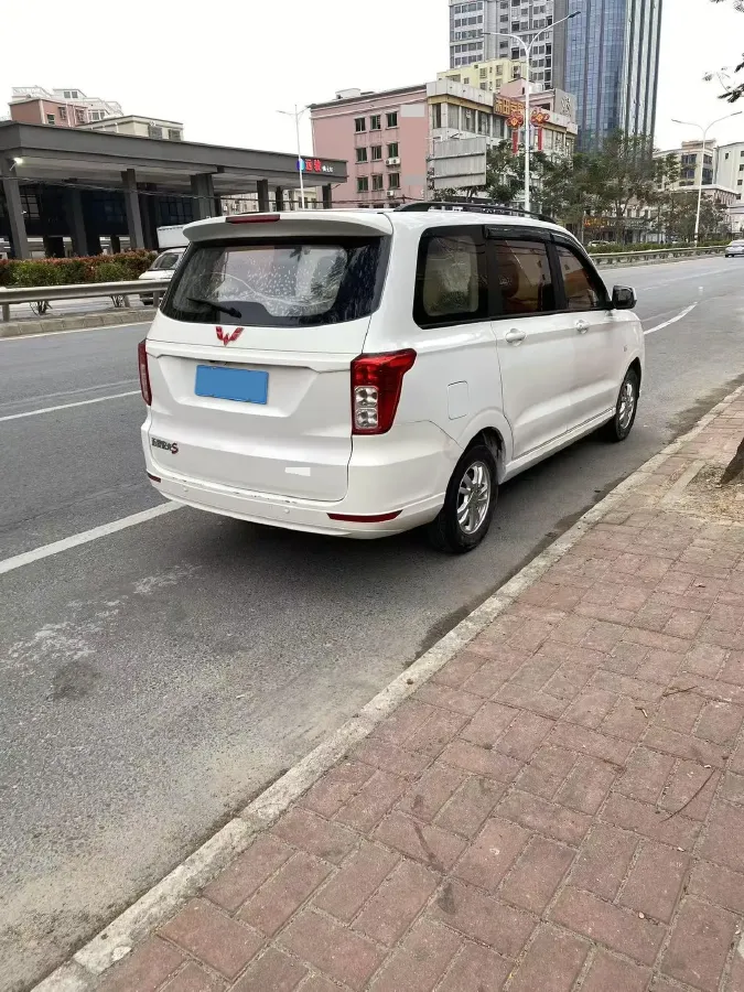 2018 WuLing HongGuang 1.5L 105HP L4 5MT,autocango,china used car exporter,china ev exporter,chinese used car exporter,chinese used ev exporter