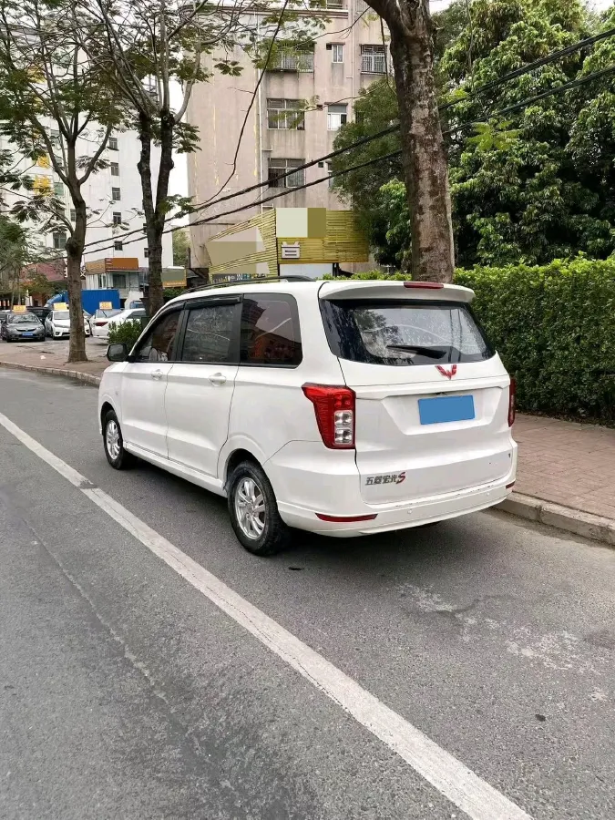 2018 WuLing HongGuang 1.5L 105HP L4 5MT,autocango,china used car exporter,china ev exporter,chinese used car exporter,chinese used ev exporter