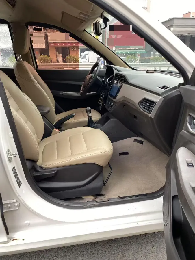 2018 WuLing HongGuang 1.5L 105HP L4 5MT,autocango,china used car exporter,china ev exporter,chinese used car exporter,chinese used ev exporter