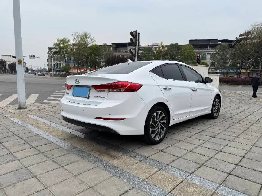2020 Hyundai Elantra 1.5L 115HP L4 CVT,autocango,china used car exporter,china ev exporter,chinese used car exporter,chinese used ev exporter