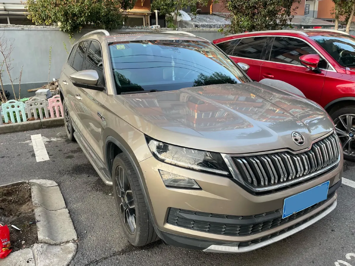 2018 Skoda Kodiak 2.0T 186HP L4 7DCT,autocango,china used car exporter,china ev exporter,chinese used car exporter,chinese used ev exporter