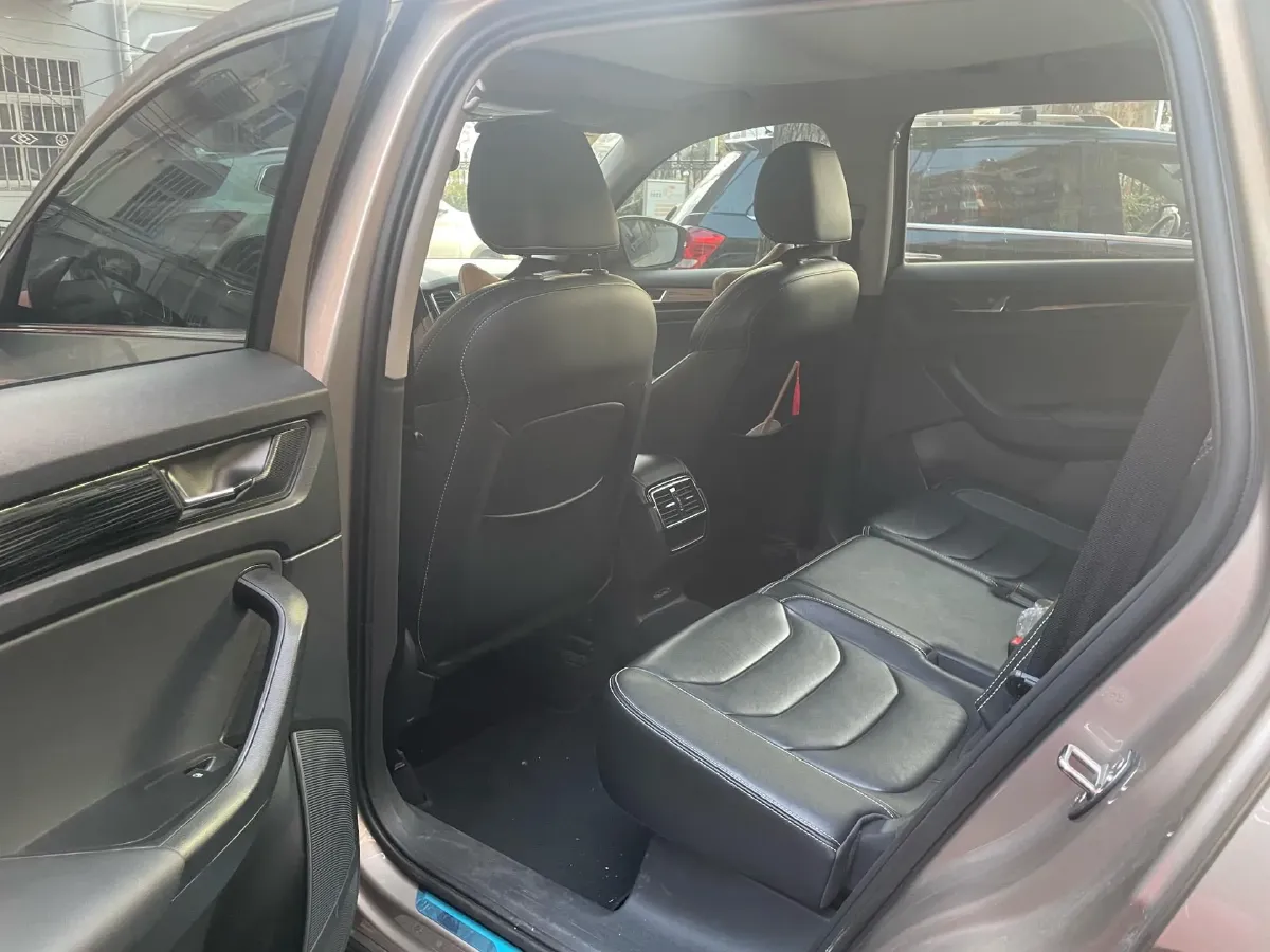 2018 Skoda Kodiak 2.0T 186HP L4 7DCT,autocango,china used car exporter,china ev exporter,chinese used car exporter,chinese used ev exporter