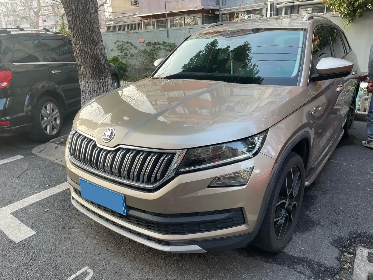 2018 Skoda Kodiak 2.0T 186HP L4 7DCT,autocango,china used car exporter,china ev exporter,chinese used car exporter,chinese used ev exporter