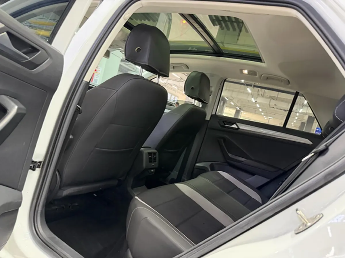 2021 Volkswagen T-Roc 1.4T 150HP L4 7DCT,autocango,china used car exporter,china ev exporter,chinese used car exporter,chinese used ev exporter