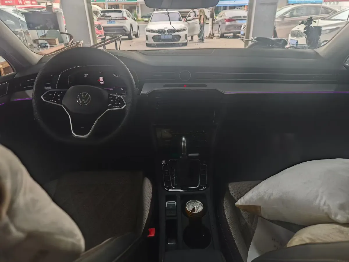 2025 Volkswagen Magotan 2.0T 186HP L4 7DCT,autocango,china used car exporter,china ev exporter,chinese used car exporter,chinese used ev exporter