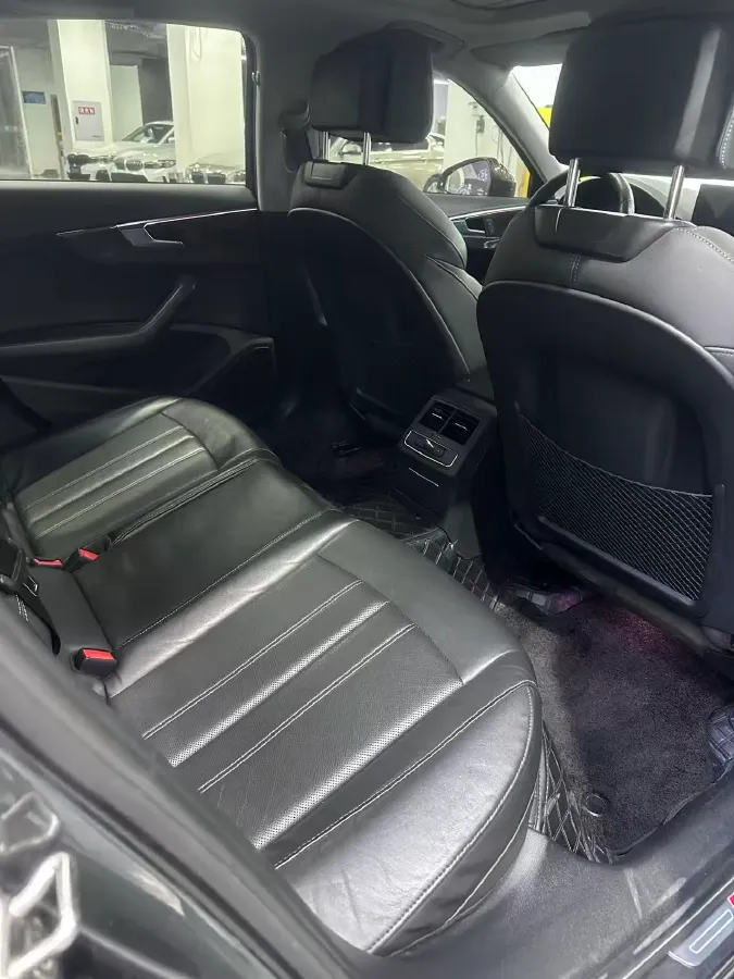 2020 Audi A4L 2.0T 190HP L4 7DCT,autocango,china used car exporter,china ev exporter,chinese used car exporter,chinese used ev exporter